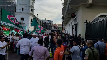 Realizan marcha a favor de Ricardo Martinelli