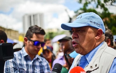 Oposición supedita reunión con mediadores a informe sobre referendo