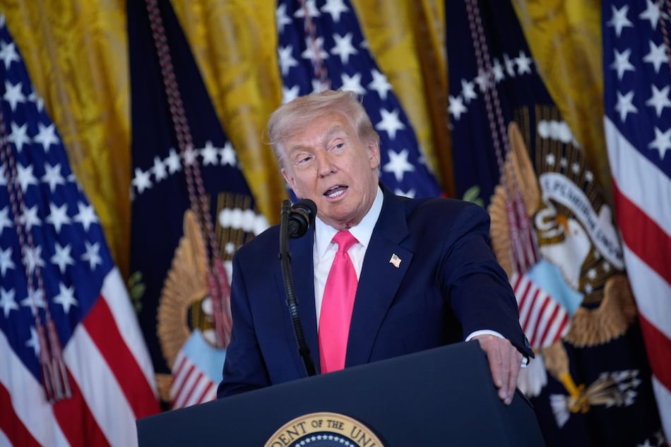 Trump advierte de un posible problema antimonopolio en la compra de Warner Bros por parte de Netflix