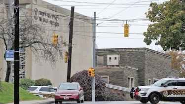 Hombre armado mata al menos a 11 personas en sinagoga en Pittsburgh