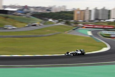 Rosberg suma su tercer entrenamiento con dominio de Mercedes; Alonso octavo