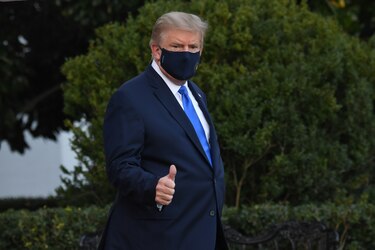‘Creo que estoy muy bien’, dice Trump antes de ser hospitalizado tras contagiarse de la Covid-19