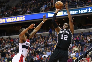 San Antonio sigue con paso ganador; Westbrook con otro triple doble