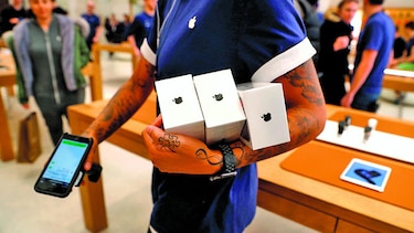 Apple enfrenta caso por mala política