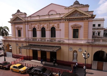Destinan $1.2 millones al INAC para que restaure pinturas del Teatro Nacional