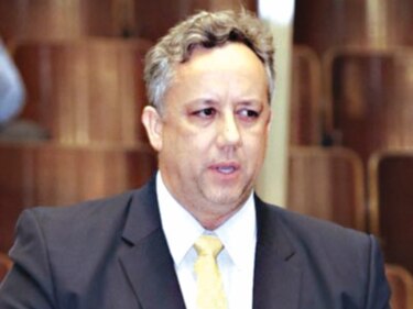 Denuncian por posible tráfico de influencias al diputado que pidió ‘recursos’ a Cortizo