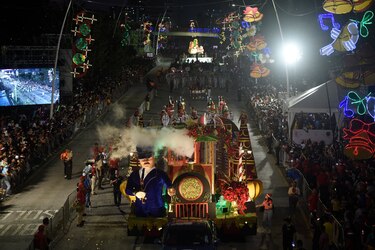 Alcalde Fábrega llama ‘morbo’ a los cuestionamientos por costo del desfile y luces de navidad