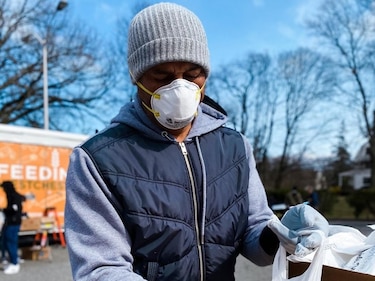 El panameño Mariano Rivera se suma a los voluntarios para ayudar a los afectados por crisis del coronavirus en Nueva York