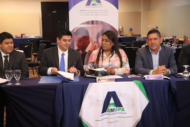 Entre reclamos y denuncias, alcaldes y representantes recibirían $99 millones más en 2027