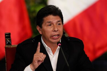 Pedro Castillo niega que vaya a pedir asilo o abandonar Perú