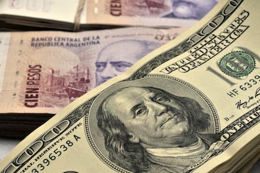 Déficit fiscal y emisión monetaria afectan economía argentina