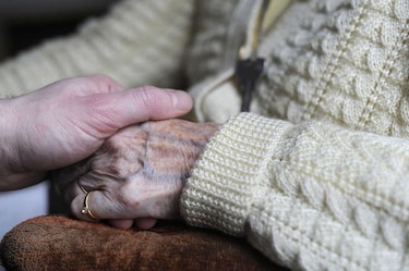 Estabilización de casos de Alzheimer en países ricos trae luz de esperanza