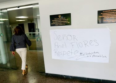 ‘Una cofradía de gánster’: el contralor Bolo Flores promete exponer planillas de la Asamblea