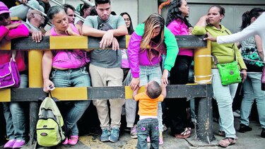 La vida pasa en una fila