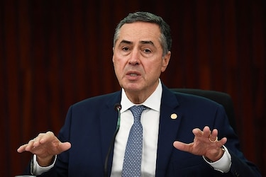 Juez de Brasil torna obligatorio el pasaporte sanitario para entrar al país