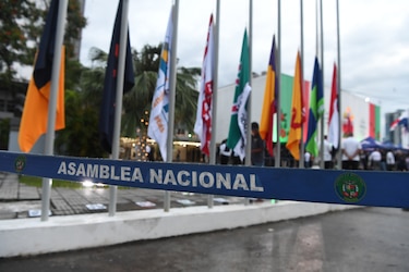 Diputados suplentes en planilla: cobran como asistentes mientras ocupan curules