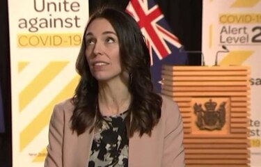 Durante sismo la primera ministra de Nueva Zelanda mantiene la calma en directo por TV