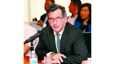 Asamblea ratifica a Francisco Sierra