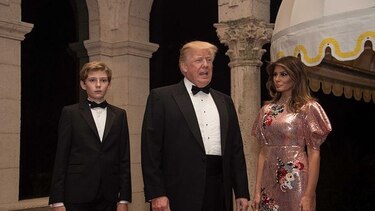 Trump recibe el Año Nuevo tuiteando, tras una fiesta en su club