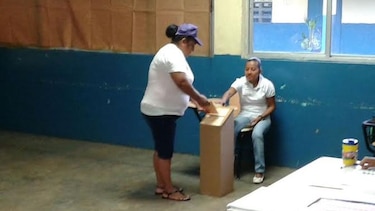 Con pocos votantes comienzan elecciones en el circuito 4-1 de David