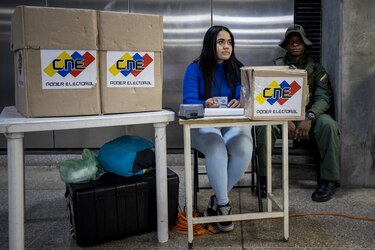 Panel de expertos electorales de la ONU en Venezuela presenta al CNE un informe provisional