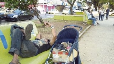 lndigentes se apoderan de los espacios de Colón