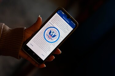 CBP One, que permitía a migrantes entrar a Estados Unidos a través de la frontera, deja de funcionar