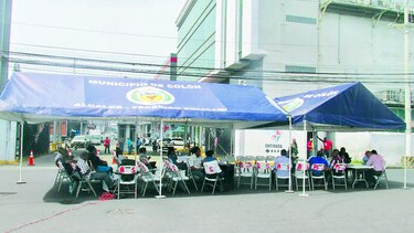 Ediles colonenses sesionan en la calle
