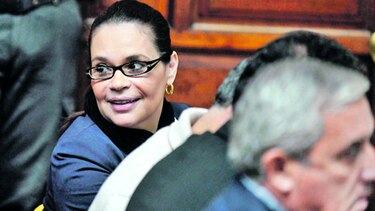Confiscan mansión a Roxana Baldetti