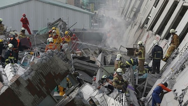 Un sismo causa al menos 14 muertos en Taiwan