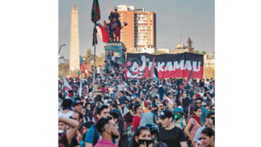 Resurgen las protestas en calles de Santiago