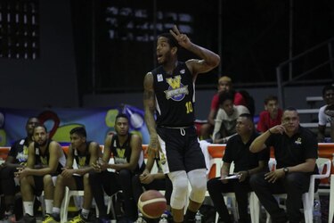 El líder invicto choca contra el colero en el arranque de la séptima semana de la LPB