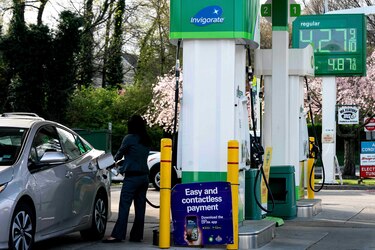 Estadounidenses gastaron 682 mil  millones de dólares en julio