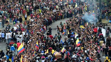 Manifestantes antigobierno liberaron a policías en Ecuador