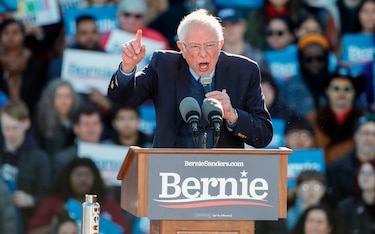 Sanders y Biden inician una campaña mano a mano en la carrera demócrata