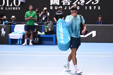 Djokovic avanza a semifinales tras la retirada de Musetti