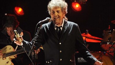 Bob Dylan, asombrado por ganar el Nobel de Literatura