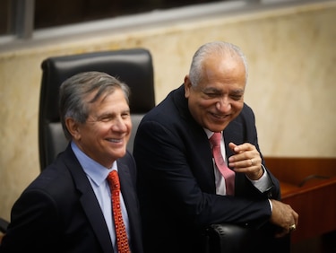 Asamblea descarta propuestas de la minoría sobre el etanol; debate continúa el lunes 27 de abril