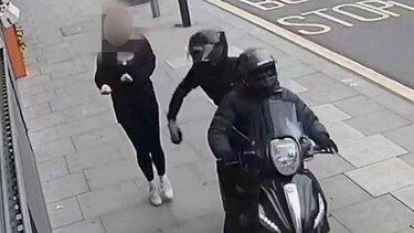 Un iPhone condujo a la policía hasta una banda sospechosa de enviar a China 40.000 teléfonos robados en Reino Unido