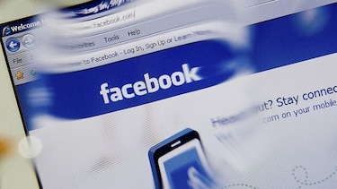 Detienen en Bolivia a una mujer que vendió a su bebé por Facebook