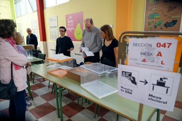 España certifica el giro a la derecha tras el triunfo conservador en los comicios locales