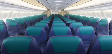 ¿No pueden mover las piernas sentados en el avión? Se pondrá peor