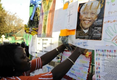 Los sudafricanos esperan con resignación la muerte de Mandela