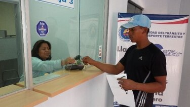 Conductores podrán pagar sus infracciones de tránsito con tarjetas de crédito y débito