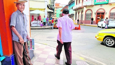 Adultos mayores, un grupo en riesgo