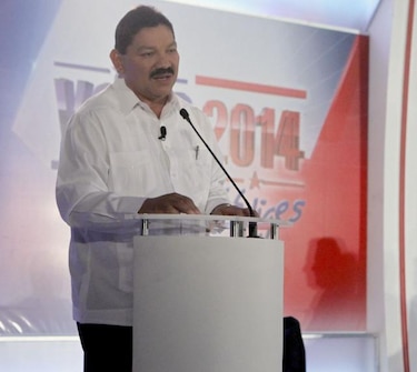 López dice que sigue haciendo las consultas para escoger a su 'vice'