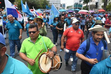 Gremios magisteriales anuncian  huelga indefinida  