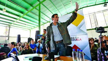 Capriles llama a firmar referendo revocatorio