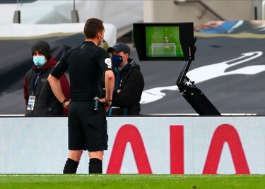 ¿Por qué quieren eliminar la Premier League el VAR?