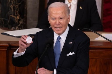 Biden recauda $53 millones para su campaña en febrero; ya acumula $155 millones